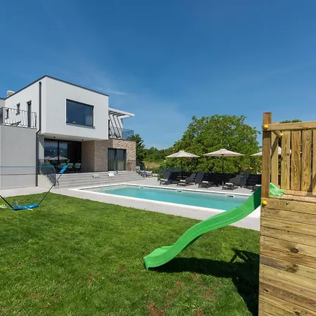 וילה Ani For 8 People Near Labin Rabac With Private Pool And Children Playground