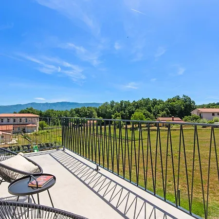 Ani For 8 People Near Labin Rabac With Private Pool And Children Playground וילה