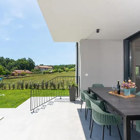 Ani For 8 People Near Labin Rabac With Private Pool And Children Playground 别墅 Potpićan