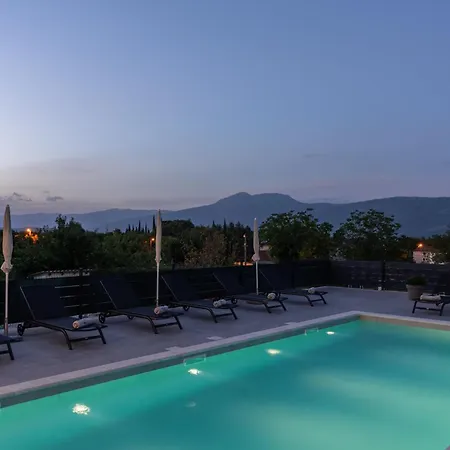 别墅 Ani For 8 People Near Labin Rabac With Private Pool And Children Playground *