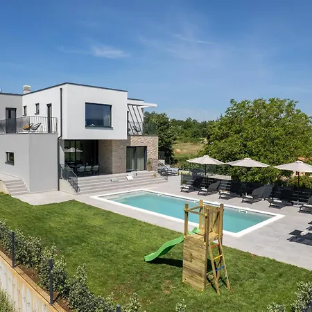Ani For 8 People Near Labin Rabac With Private Pool And Children Playground 别墅 *