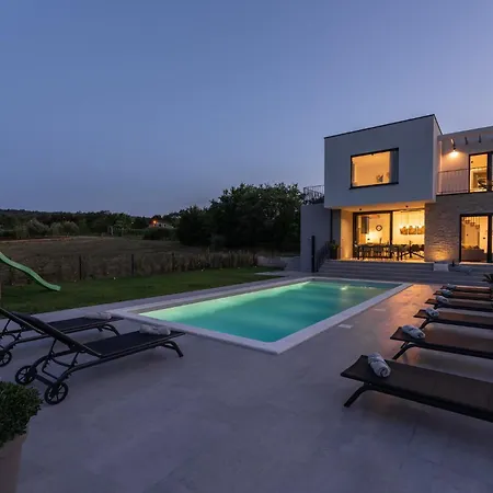 Ani For 8 People Near Labin Rabac With Private Pool And Children Playground 别墅