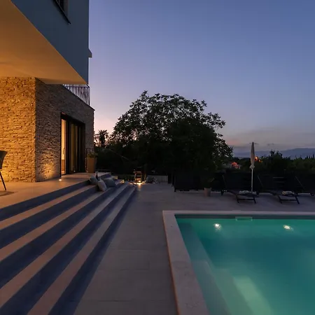 别墅 Ani For 8 People Near Labin Rabac With Private Pool And Children Playground *