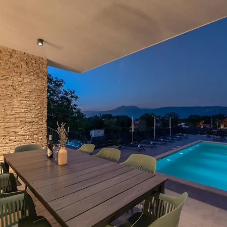 别墅 Ani For 8 People Near Labin Rabac With Private Pool And Children Playground Potpićan